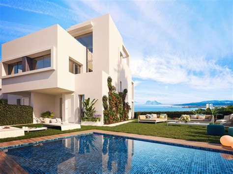 Properties for sale in Estepona over 13,000 properties .